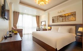 Du Palace Hotel&Travel